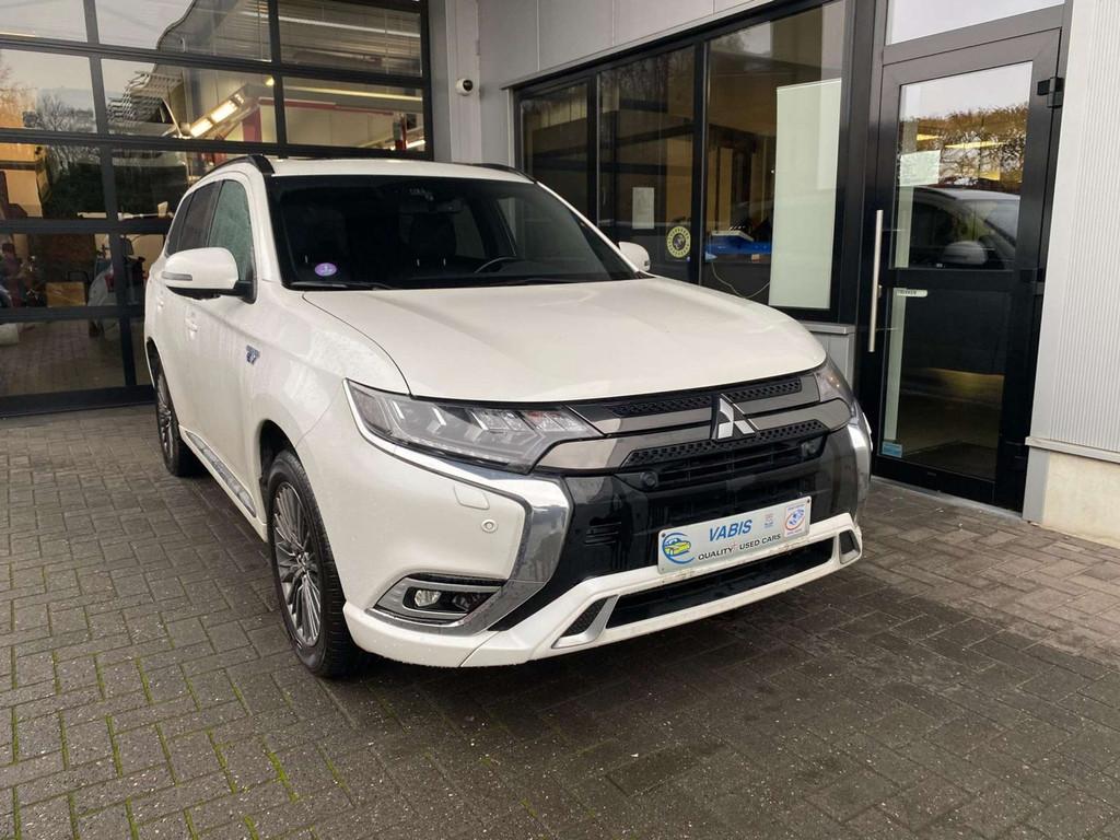 Mitsubishi Outlander 2.4 4WD Plug-In Hybrid Plus -€1000 Sa, Auto's, Mitsubishi, Automaat, 4 cilinders, 209 pk, Wit