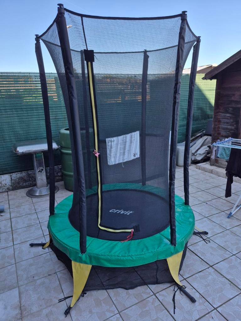 Trampoline pour enfant, Enfants & Bébés, Jouets | Extérieur | Trampolines, Enlèvement, Comme neuf