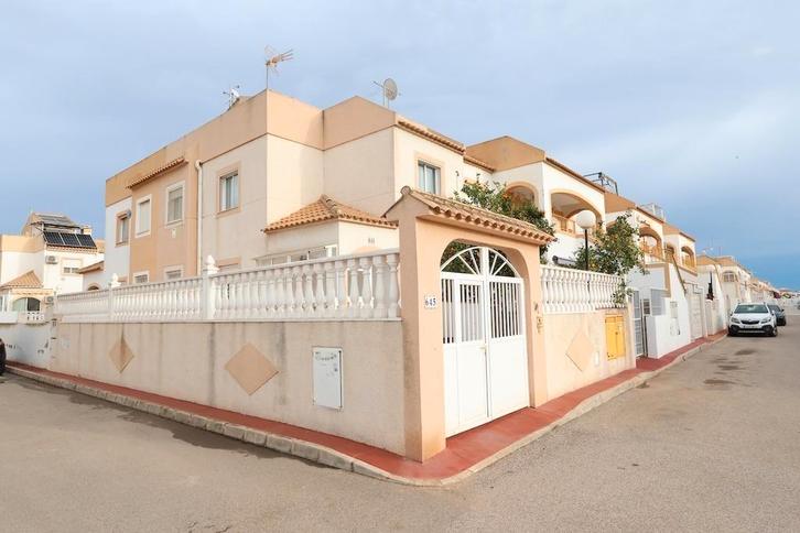 Maison d'angle en duplex à Torrevieja, Immo, Étranger, Espagne, Maison d'habitation, Autres