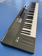Native Instruments Komplete Kontrol S61 MK1 met 2 pedalen, Muziek en Instrumenten, Keyboards, 61 toetsen, Zo goed als nieuw, Midi-aansluiting