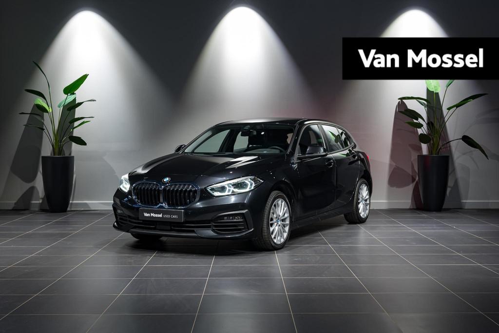 BMW 1-serie 118iA PDC | NAVI | LED, Auto's, Gebruikt, 129 g/km, 136 pk, Zwart