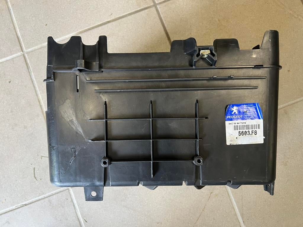 Peugeot 206 - Bac de batterie 5603.F8, Enlèvement ou Envoi, Peugeot