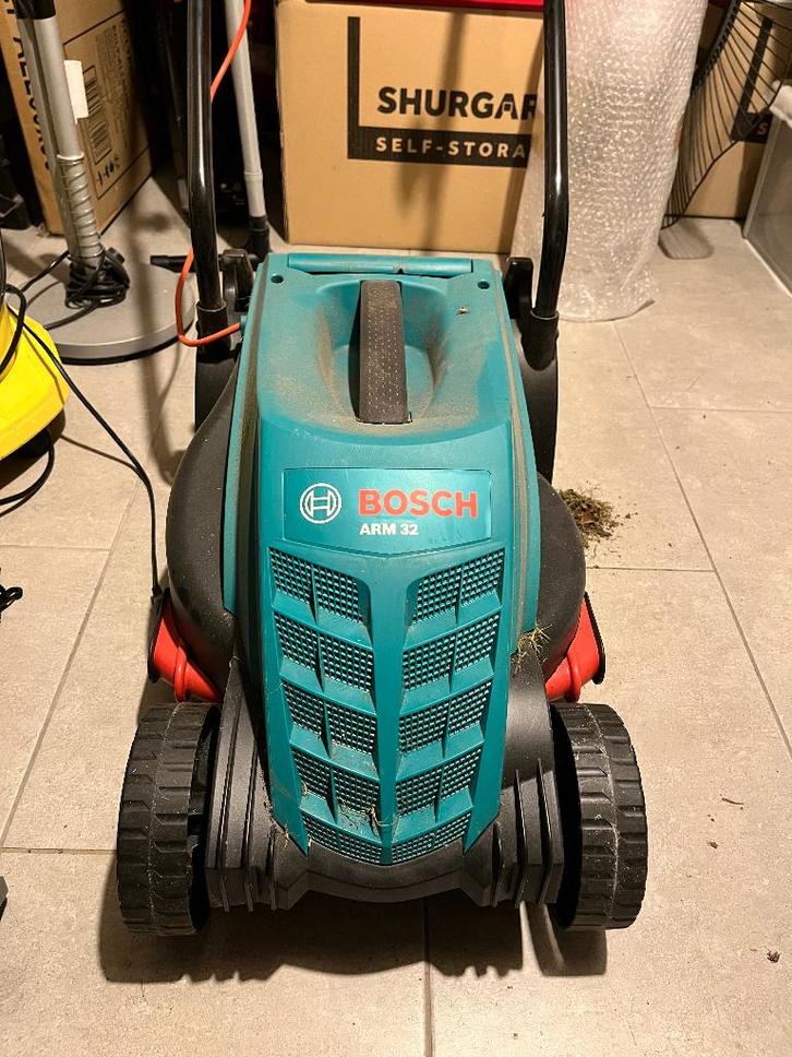 Bosch ARM 32 Grasmaaier, Tuin en Terras, Grasmaaiers, Gebruikt, Elektrische grasmaaier, 30 t/m 39 cm, Opvangbak, Ophalen