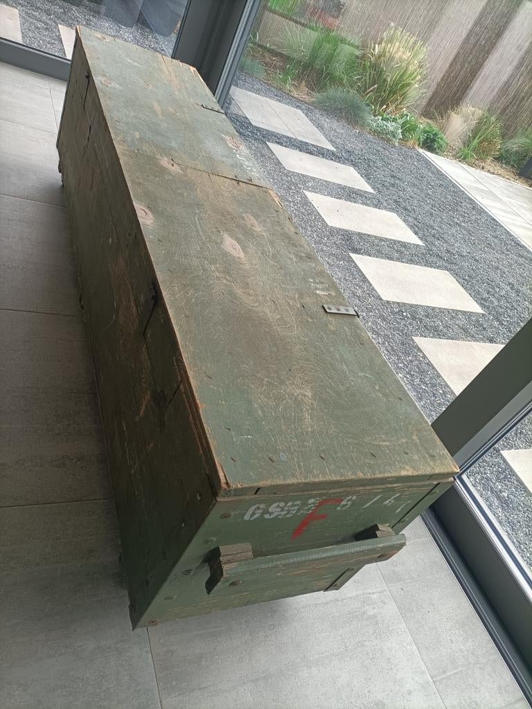 Leger kist, Enlèvement