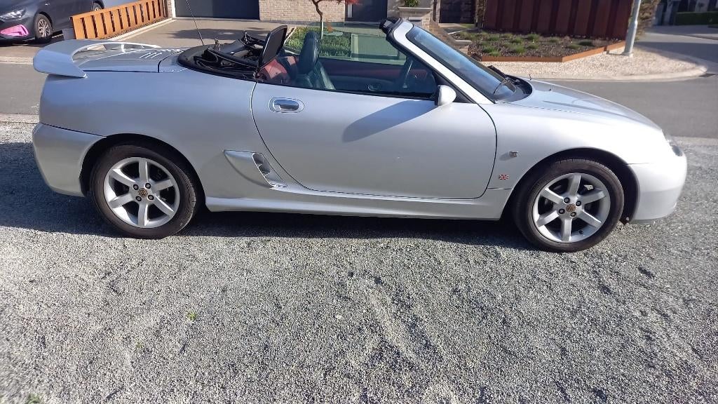 MG TF 1.8i 16v TF135 - 2003, Auto's, MG, 100 kW, Achterwielaandrijving, Zwart, Cabriolet