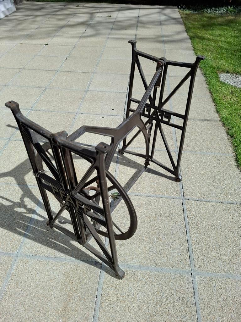 Onderstel oude naaimachine PFAFF, Verzamelen, Ophalen