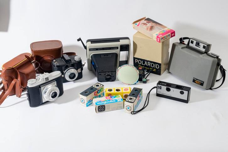 Kavel analoge fotografie- collectie items, TV, Hi-fi & Vidéo, Appareils photo analogiques, Comme neuf, Polaroid, Kodak, Enlèvement ou Envoi