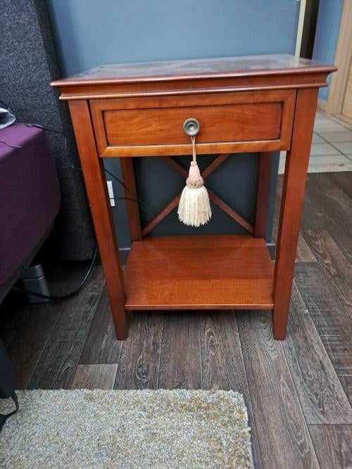 nachtkastje, Ophalen, Zo goed als nieuw, Hout, 55 tot 70 cm