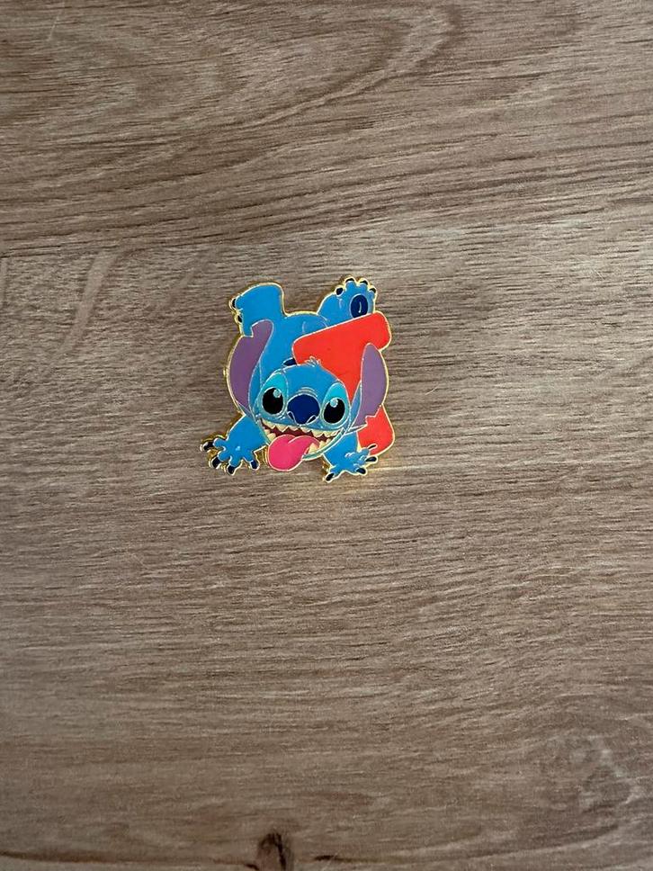 Disney Stitch pin letter T funny – originele pin, Verzamelen, Speldjes, Pins en Buttons, Zo goed als nieuw, Ophalen of Verzenden