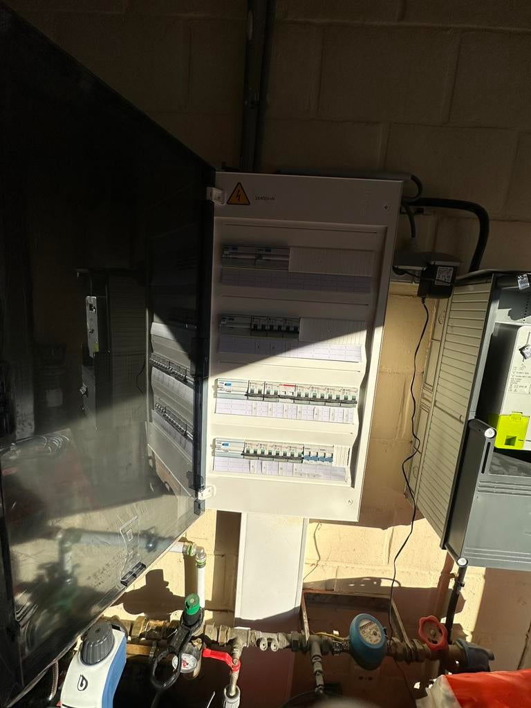 Electricien - Borne de recharge - Alarme, Bricolage & Construction, Électricité & Câbles, Enlèvement