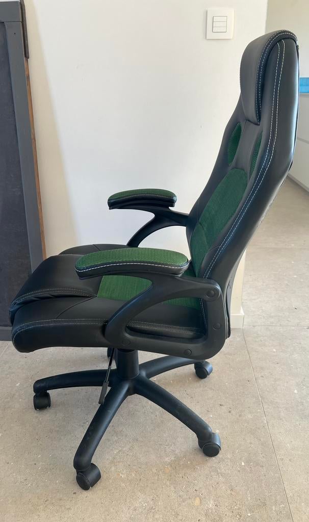 Nieuwe bureaustoel of gamestoel, Huis en Inrichting, Bureaustoelen, Ophalen, Zo goed als nieuw, Bureaustoel