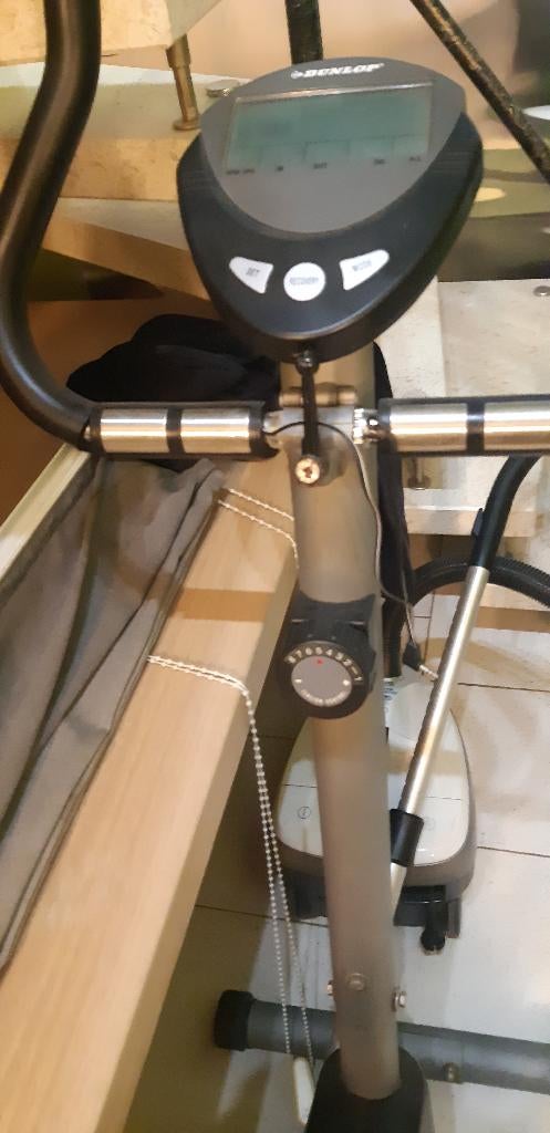 Hometrainer, Sport en Fitness, Fitnessapparatuur, Ophalen, Buik, Zo goed als nieuw, Metaal