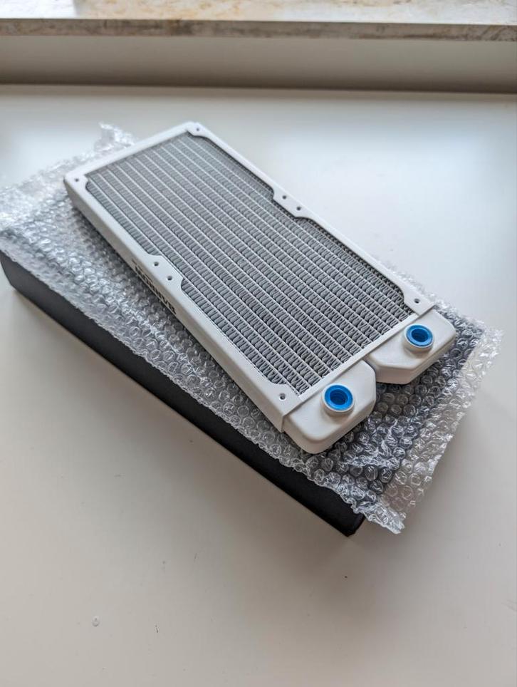 Barrow - Radiateur PC 240mm, Informatique & Logiciels, Refroidisseurs d'ordinateur, Neuf, Refroidisseur ordinateur à eau, Enlèvement