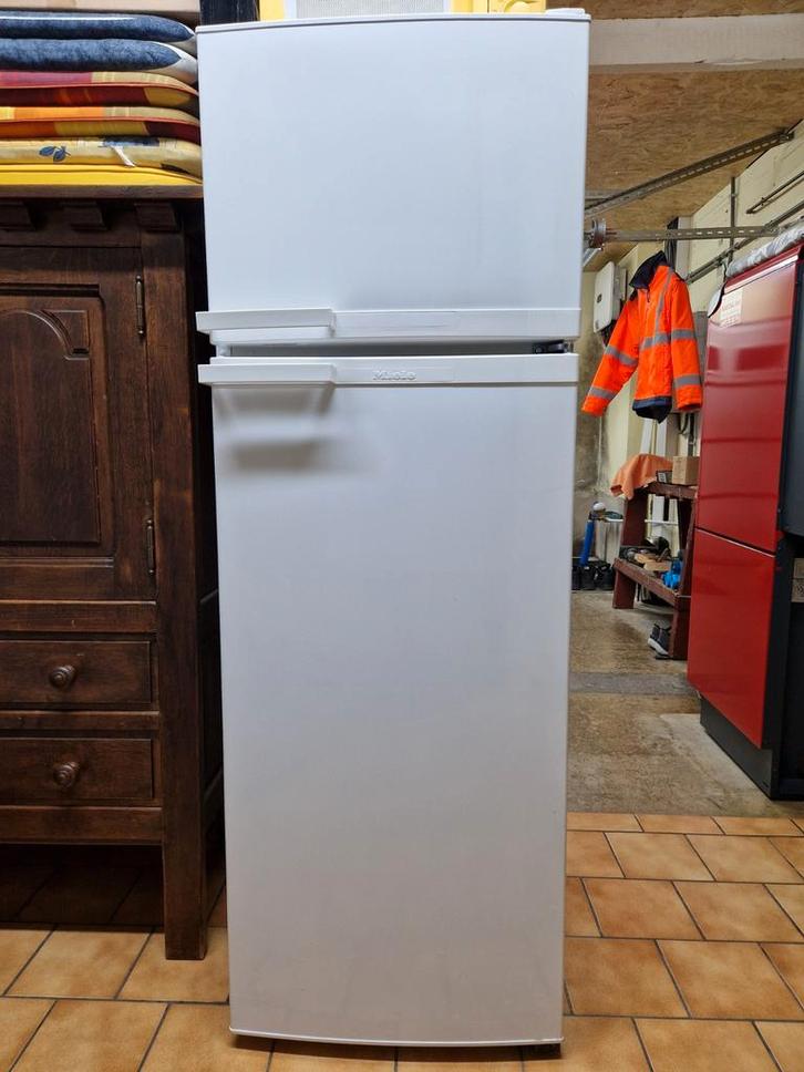 FRIGO + CONGÉLATEUR  "MIELE", Electroménager, Réfrigérateurs & Frigos, Comme neuf, Avec congélateur séparé, 150 à 200 litres, 140 à 160 cm