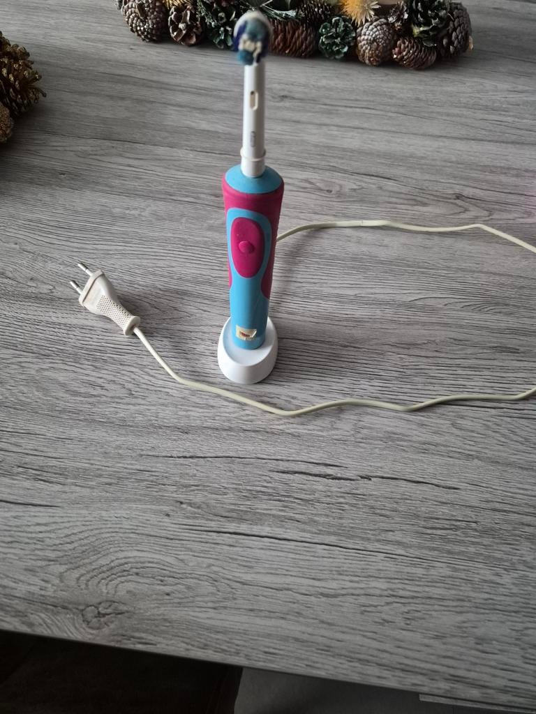 Elektrische kinder tandenborstel oral B, Ophalen, Tandenborstel