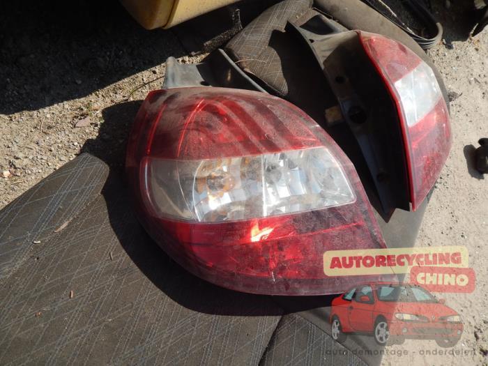Achterlicht links van een Renault Clio, Auto-onderdelen, Verlichting, Renault, Gebruikt, 3 maanden garantie, Ophalen of Verzenden