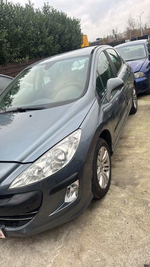 308, Autos, Peugeot, Particulier, Bluetooth, Essence, Euro 5, Hatchback, 5 portes, Boîte manuelle, Argent ou Gris, Noir, Tissu