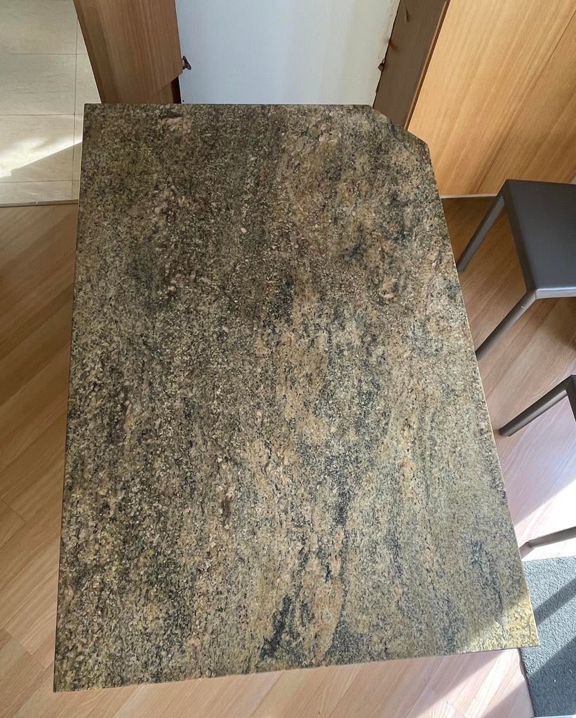 Gratis granieten tafel, Huis en Inrichting, Tafels | Eettafels, Gebruikt, 50 tot 100 cm, 100 tot 150 cm, Vijf personen of meer