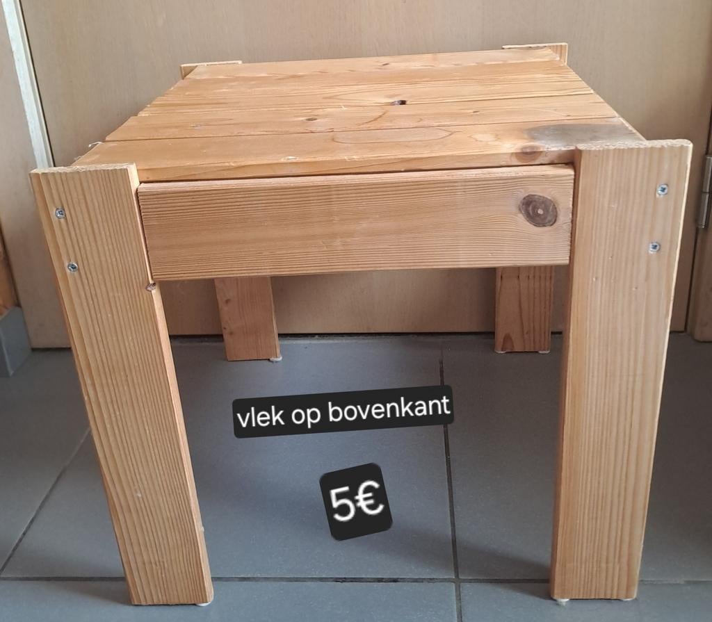 Houten tafeltje, Ophalen