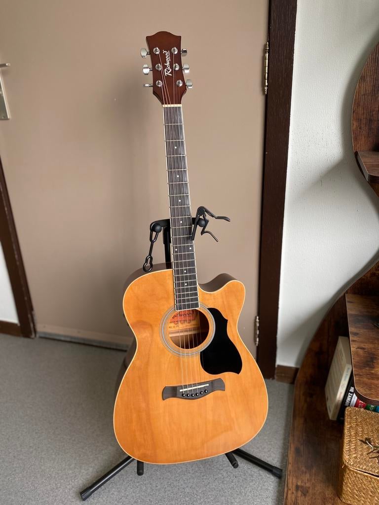 Complete set Richwood elektro-akoestische gitaar+accessoires, Muziek en Instrumenten, Snaarinstrumenten | Gitaren | Akoestisch