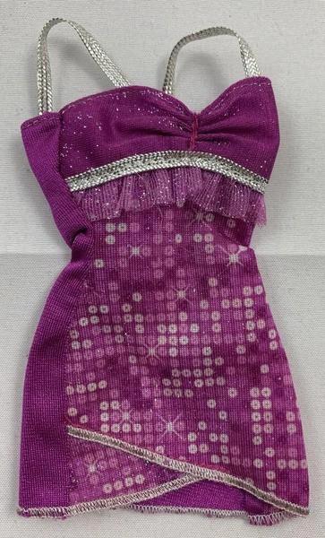 Barbie Loves Glitter Makeup T7435 Robe violette pop 2011, Collections, Poupées, Comme neuf, Fashion Doll, Envoi
