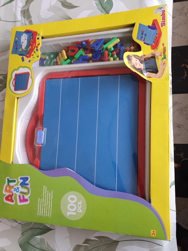 Art.en.fun.magneettafel koffer 100pc.in verpakking, Kinderen en Baby's, Speelgoed | Buiten | Opblaasfiguren, Ophalen of Verzenden