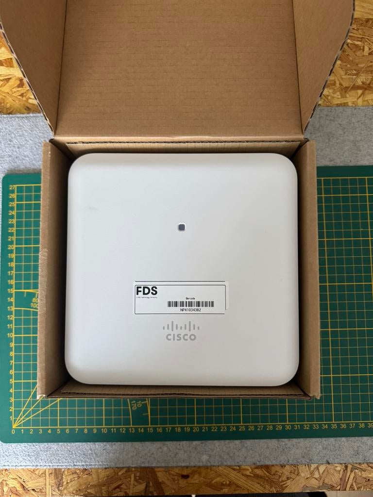 Cisco Acces Point AIR-AP1852I-E-K9, Computers en Software, Accesspoints, Ophalen, Zo goed als nieuw
