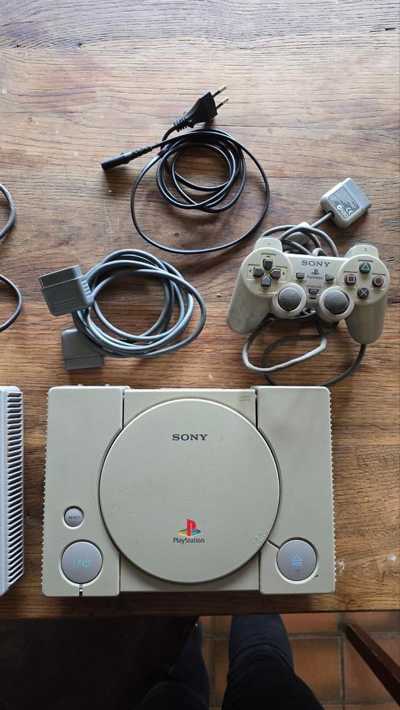 Play station consoles, Games en Spelcomputers, Spelcomputers | Sony PlayStation 1, Ophalen