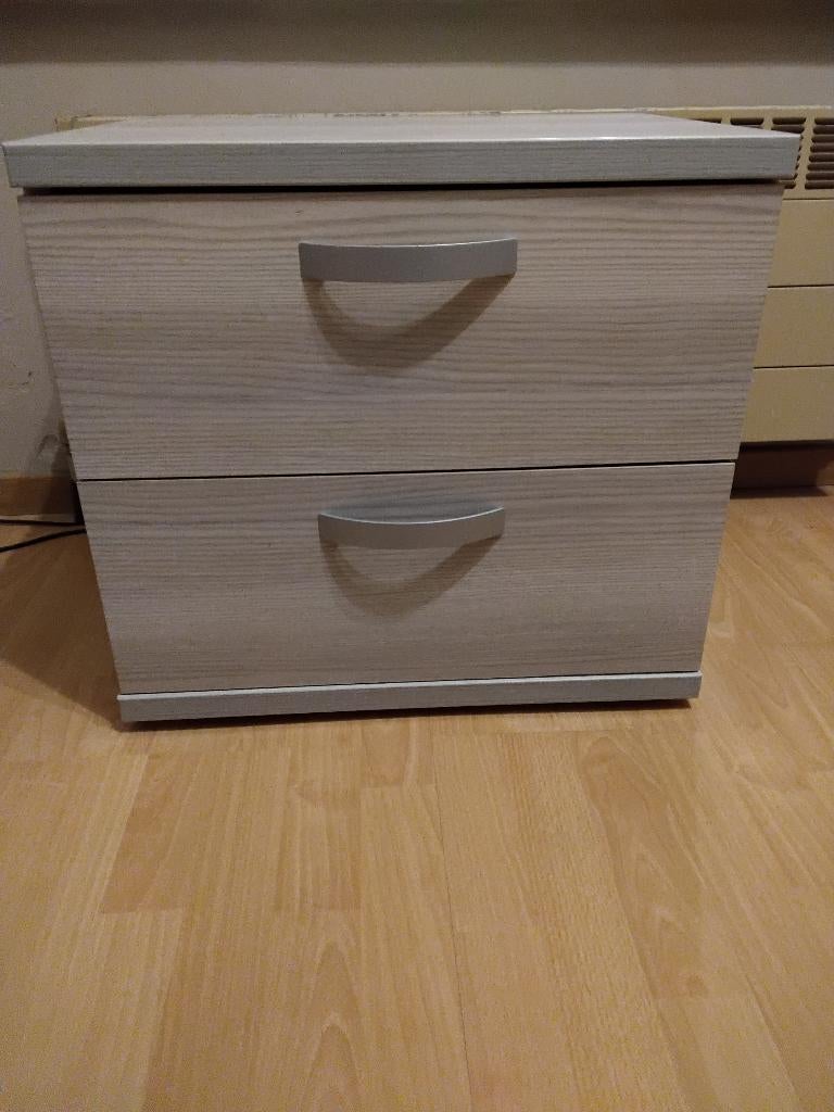 Nachtkastje, Ophalen, Hout, 45 tot 65 cm, Minder dan 55 cm