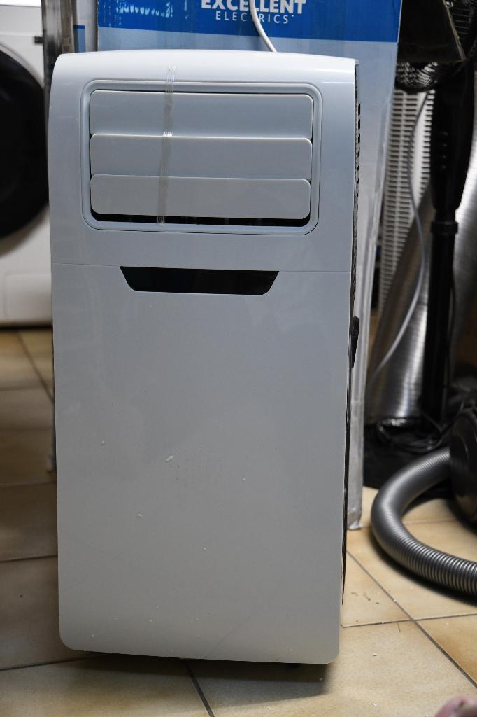 Climatiseur mobile, Electroménager, Climatiseurs, Neuf, Climatiseur mobile, 60 à 100 m³, 3 vitesses ou plus, Télécommande, Enlèvement