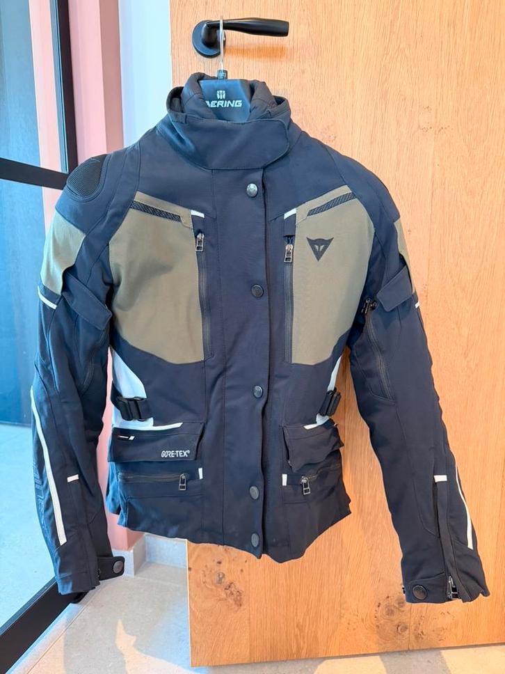 Veste de moto Dainese Gore-Tex pour femme, Motos, Vêtements | Vêtements de moto, Manteau | tissu, Femmes, Enlèvement ou Envoi