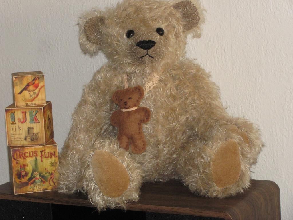 Teddybeer Stine - 35 cm handwerk !!, Verzamelen, Beren en Cherished Teddies, Nieuw, Stoffen beer, Overige merken, Ophalen of Verzenden