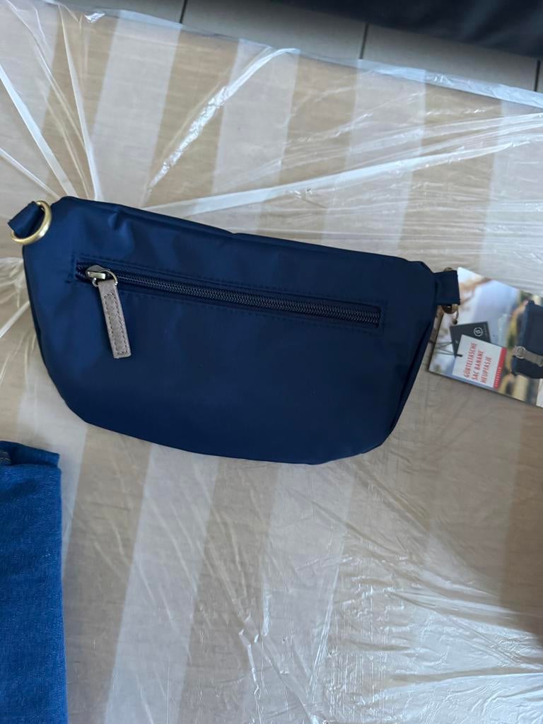 Superbe sac banane, Bijoux, Sacs & Beauté, Sacs | Sacs Femme, Comme neuf, Enlèvement