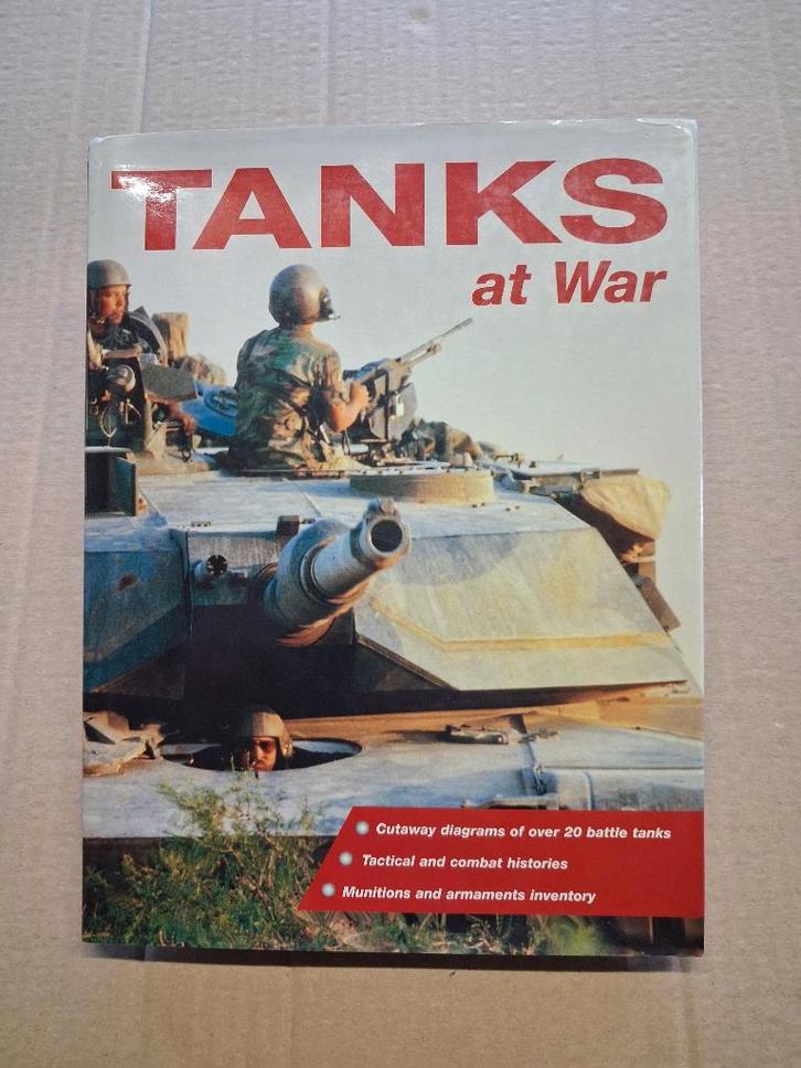 vieux livre de guerre = chars en guerre, Collections, Objets militaires | Seconde Guerre mondiale, Armée de terre, Enlèvement ou Envoi