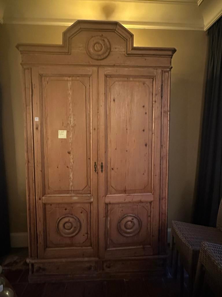 Vintage kleerkast, Ophalen