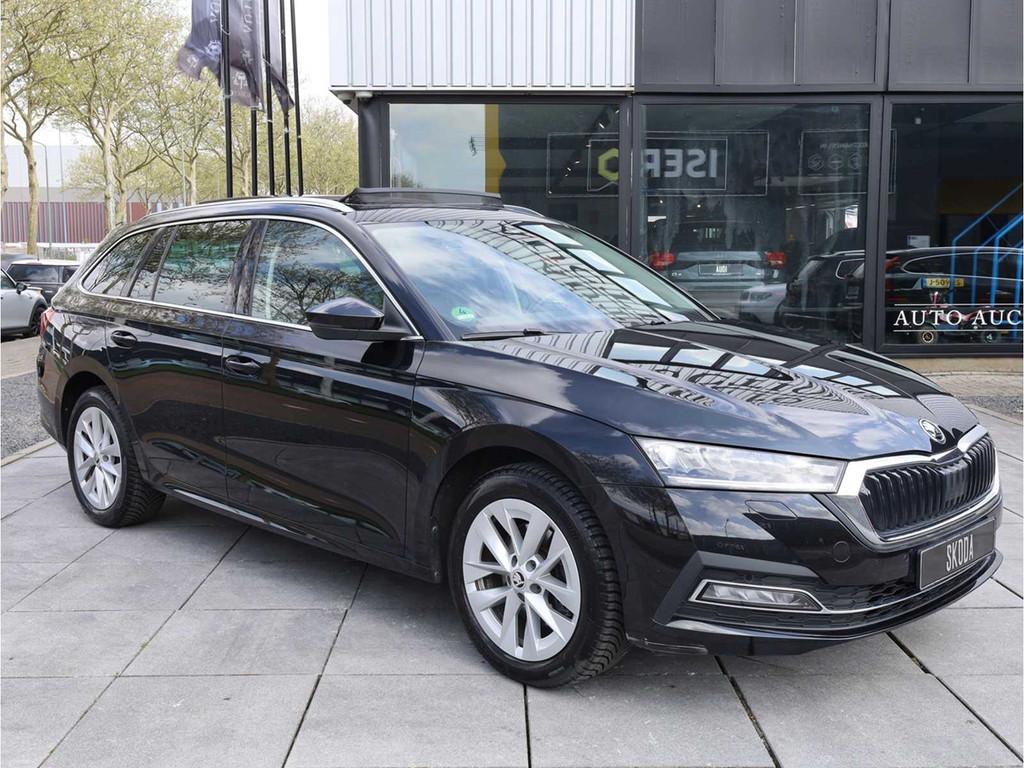 Skoda Octavia Estate iV 1.4 TSI PHEV 204PK Automaat 2023, Auto's, Automaat, Gebruikt, Bedrijf, Break