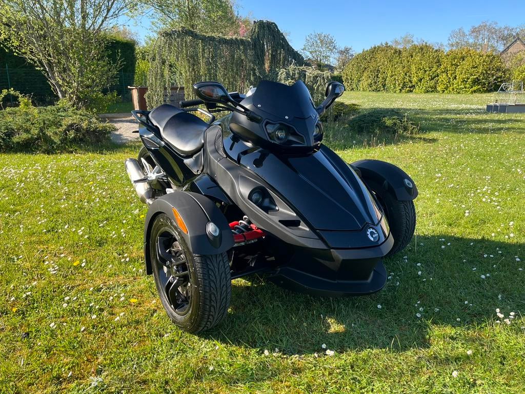 Can am soyder 1000 rs, Motos