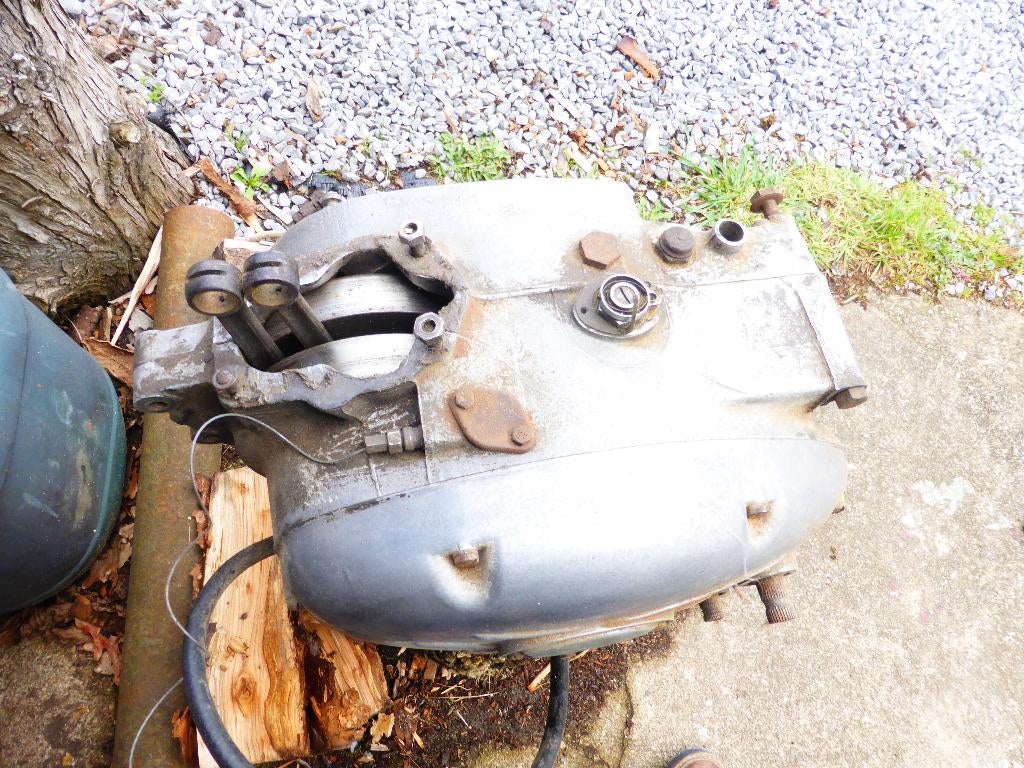 Twee motorblokken Puch, Ophalen, Gebruikt