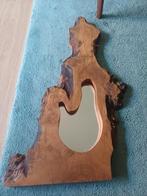 Miroir sur planche de bois, Enlèvement