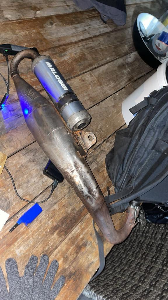 Mhr 125/180 uitlaat redelijke staat, Fietsen en Brommers, Brommeronderdelen | Scooters, Gebruikt, Blok, Ophalen