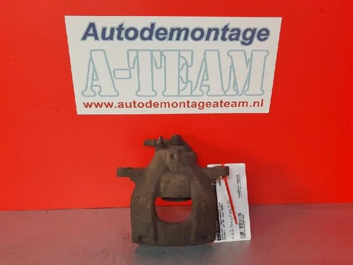 REMKLAUW RECHTS VOOR ABS Peugeot 107 (01-2005/05-2014), Auto-onderdelen, Remmen en Aandrijving, Peugeot, Gebruikt