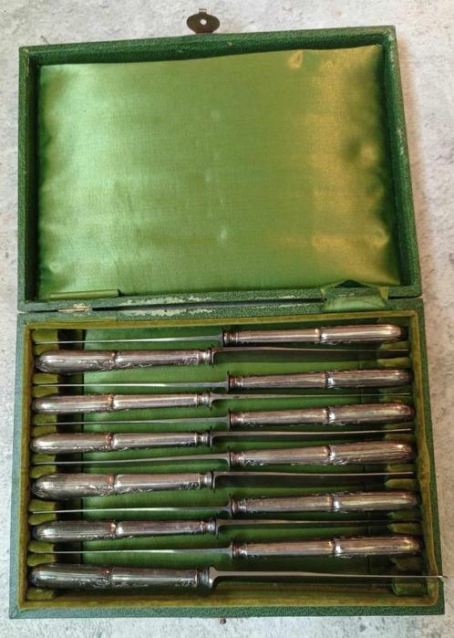 Lot de 4 écrins anciens couverts, Antiek en Kunst, Antiek | Bestek, Ophalen