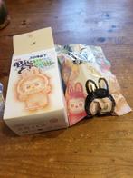 Labubu , speciale met regenboog ogen, Ophalen of Verzenden, Zo goed als nieuw