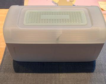 Tupperware broodtrommel beschikbaar voor biedingen