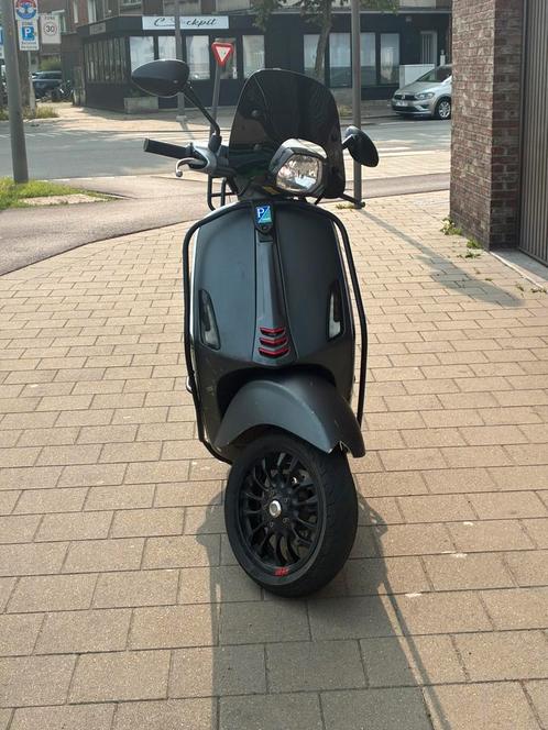 Vespa sprint, Fietsen en Brommers, Scooters | Vespa, Zo goed als nieuw, Ophalen