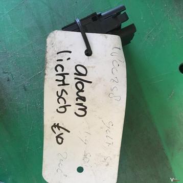 Vw Golf 5 2006 Alarmlichtschakelaar beschikbaar voor biedingen