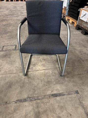 Designstoel Vitra Visasoft – topkwaliteit en comfort beschikbaar voor biedingen