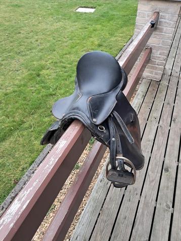 Zadeltje 13,5 inch, leder, gebruikt  beschikbaar voor biedingen