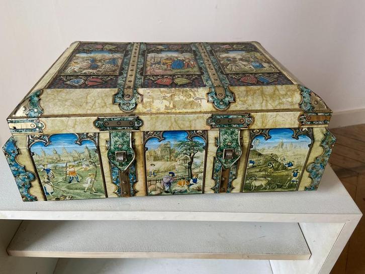 coffret / boite métallique GBC vintage Scènes médiévales, Verzamelen, Blikken, Gebruikt, Koek(jes), Overige merken, Ophalen