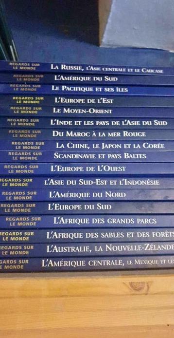 Collection en 17 tomes "regard sur le monde" beschikbaar voor biedingen